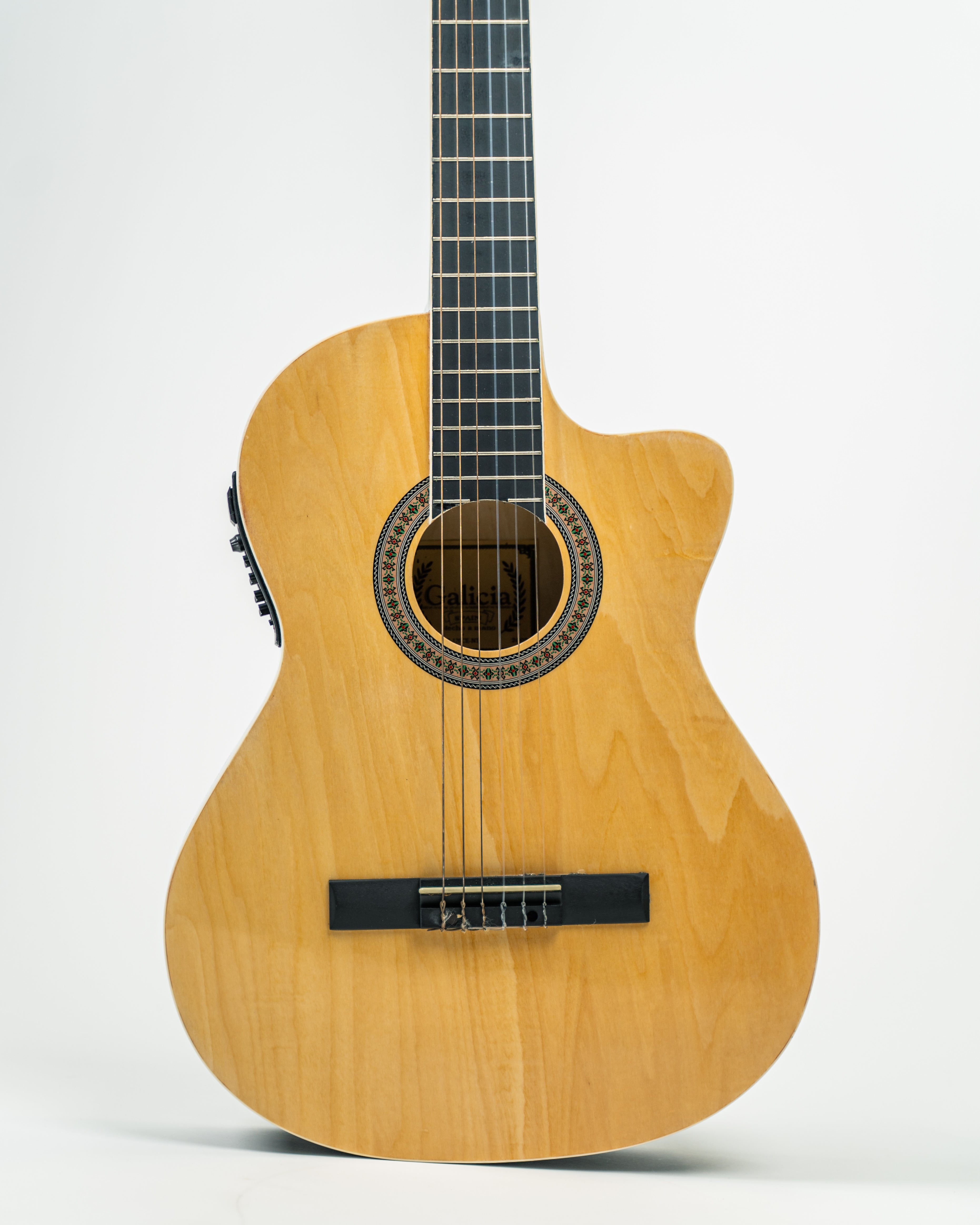 Cutaway classical deals guitar